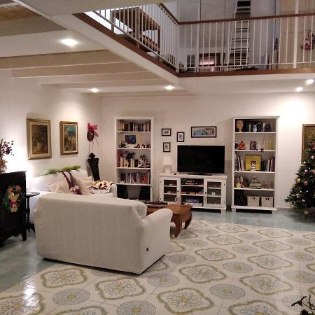 A Casa Di Monica Appartement Pozzuoli Buitenkant foto
