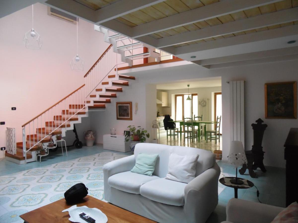 A Casa Di Monica Appartement Pozzuoli Buitenkant foto