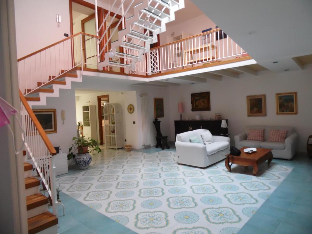 A Casa Di Monica Appartement Pozzuoli Buitenkant foto