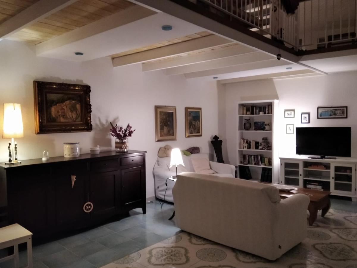 A Casa Di Monica Appartement Pozzuoli Buitenkant foto