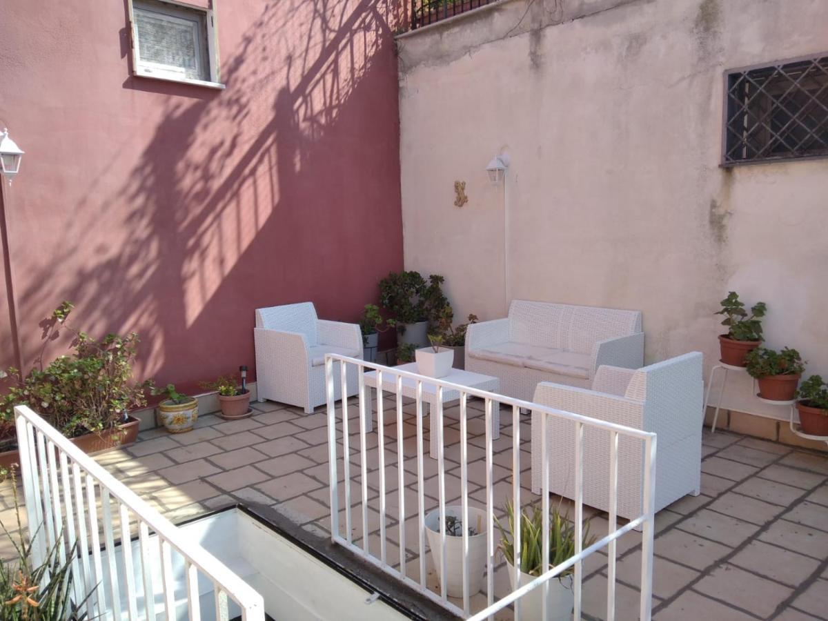 A Casa Di Monica Appartement Pozzuoli Buitenkant foto