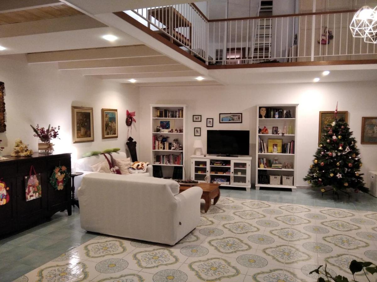 A Casa Di Monica Appartement Pozzuoli Buitenkant foto
